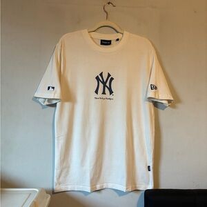 NYON New Era Yankees Unisex Always Off White T-Shirt